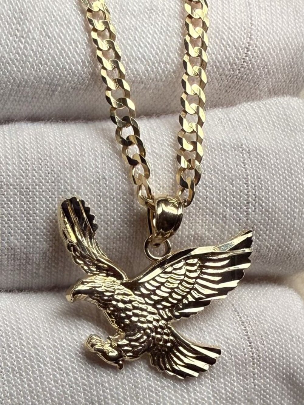 14K Yellow Gold Eagle Pendant With 2.7mm Cuban Chain - 24 inch